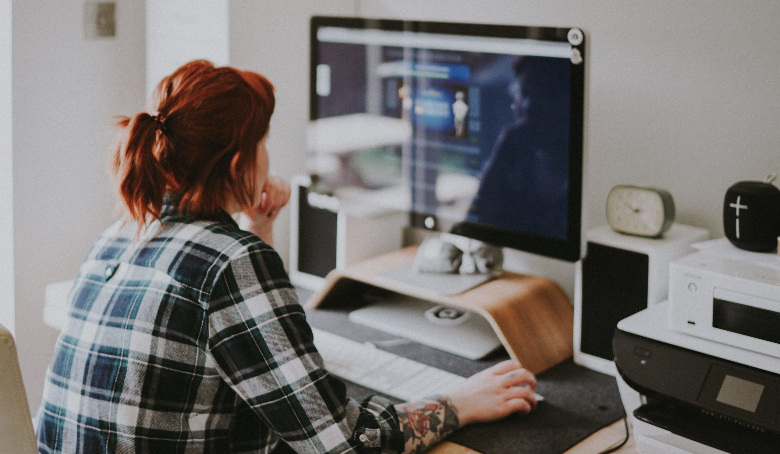 annie-spratt-g9KFpAfQ5bc-unsplash Laptop for CV Writing